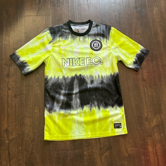 Nike Men Yellow and Black Tie-Dye Tee - Picture 1 of 3
